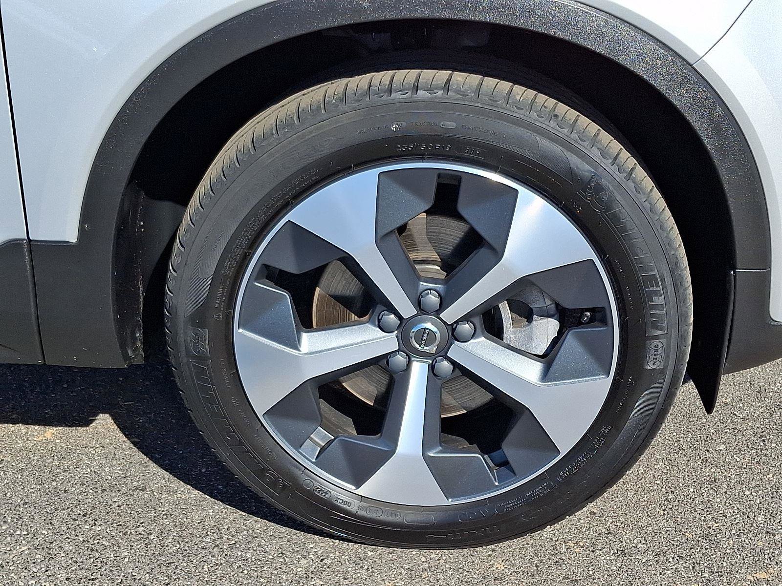 Certified 2023 Volvo XC40 B5 Ultimate w/ Climate Package AWD/4WD image 8