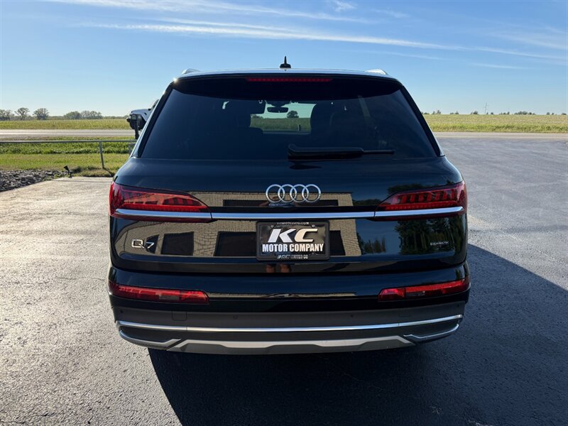 Used 2023 Audi Q7 3.0T Premium w/ Convenience Package AWD/4WD image 7
