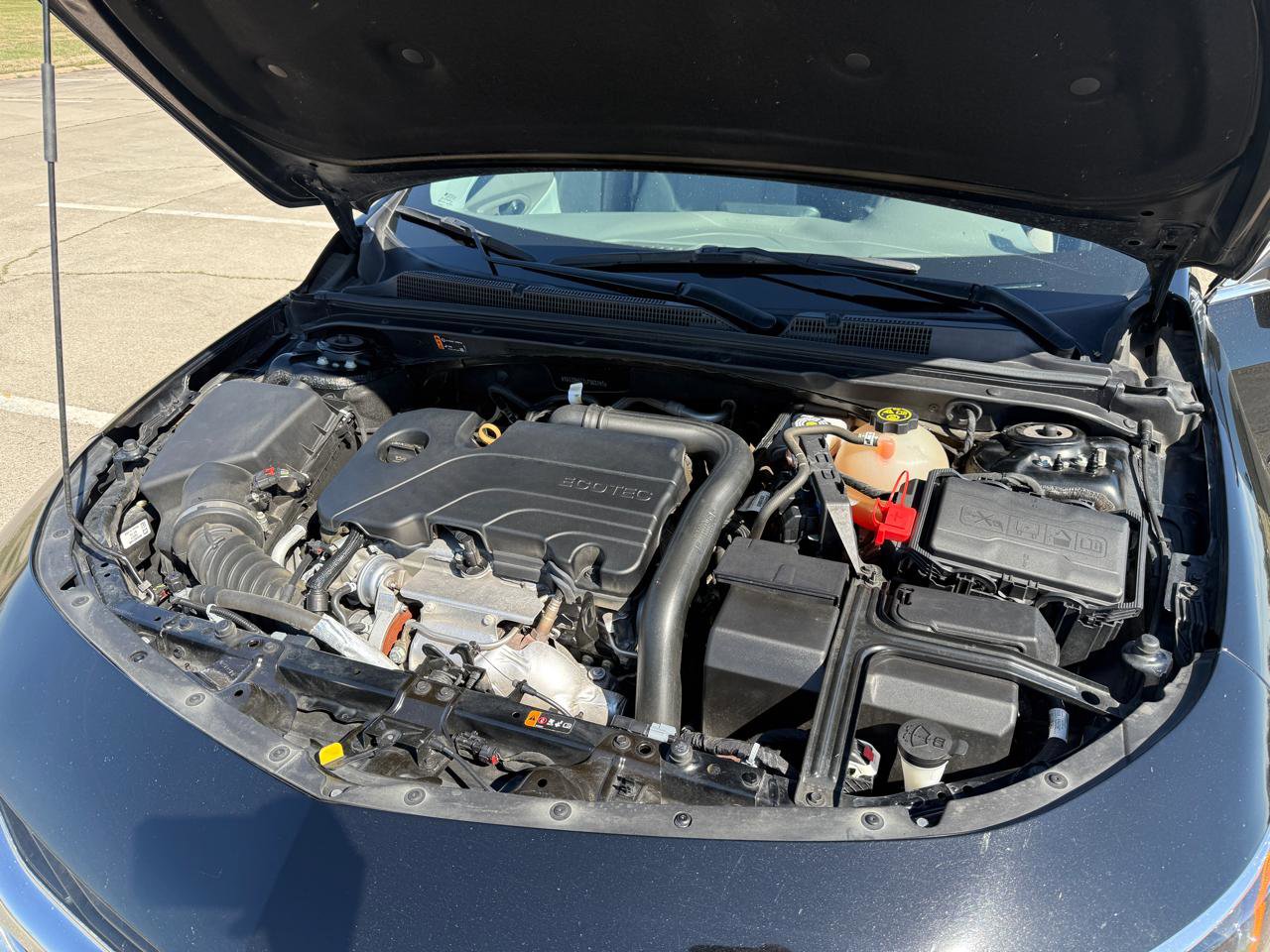 Used 2020 Chevrolet Malibu LT image 25