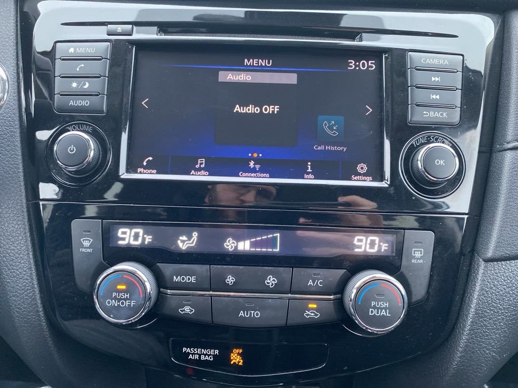 Used 2019 Nissan Rogue SV image 16