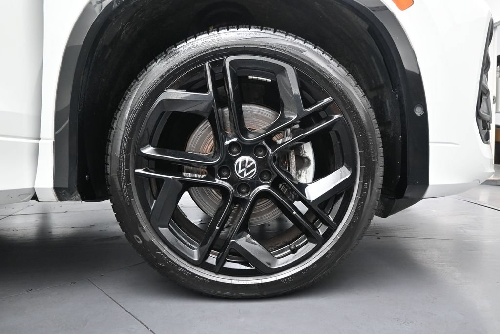 Used 2025 Volkswagen Tiguan SE R-Line AWD/4WD image 31