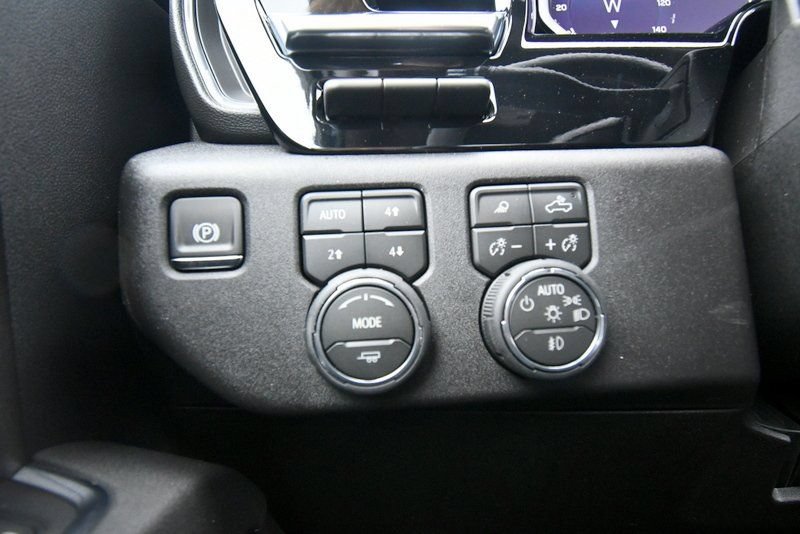 New 2026 Chevrolet Silverado 2500 LTZ w/ LTZ Convenience Package AWD/4WD image 20