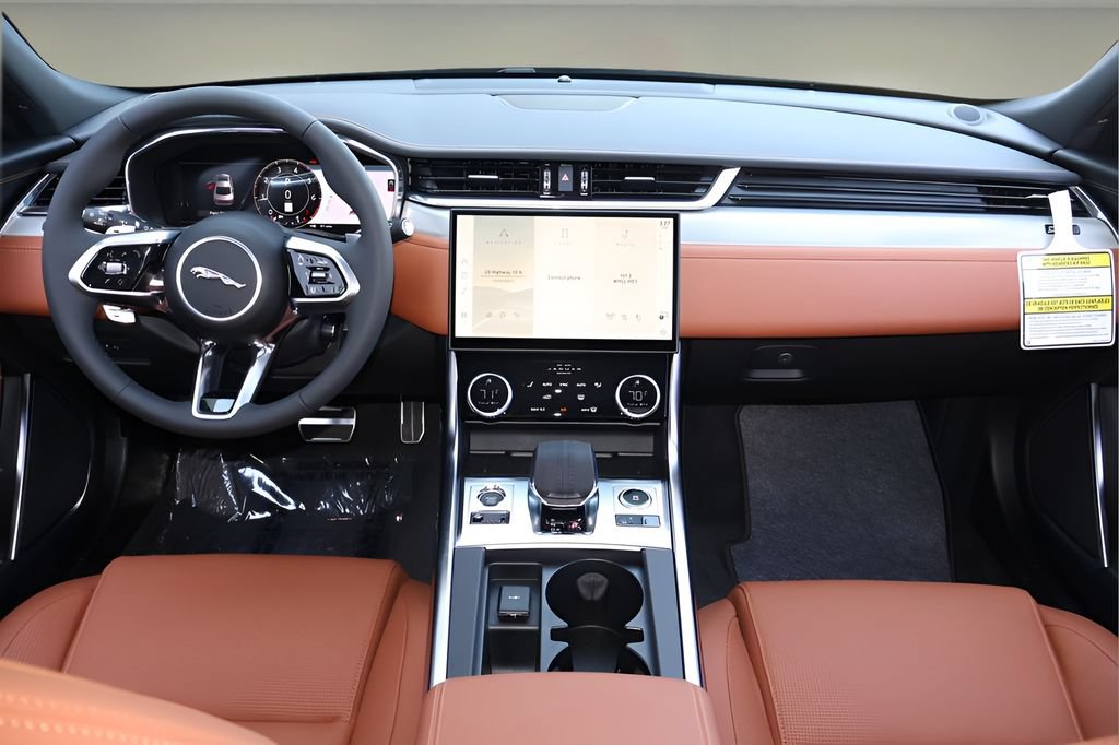 New 2024 Jaguar XF R-Dynamic SE AWD/4WD image 14