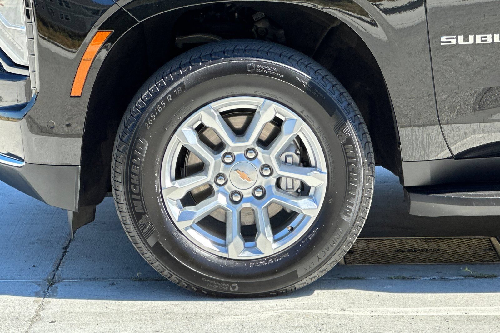 Used 2025 Chevrolet Suburban LT AWD/4WD image 27
