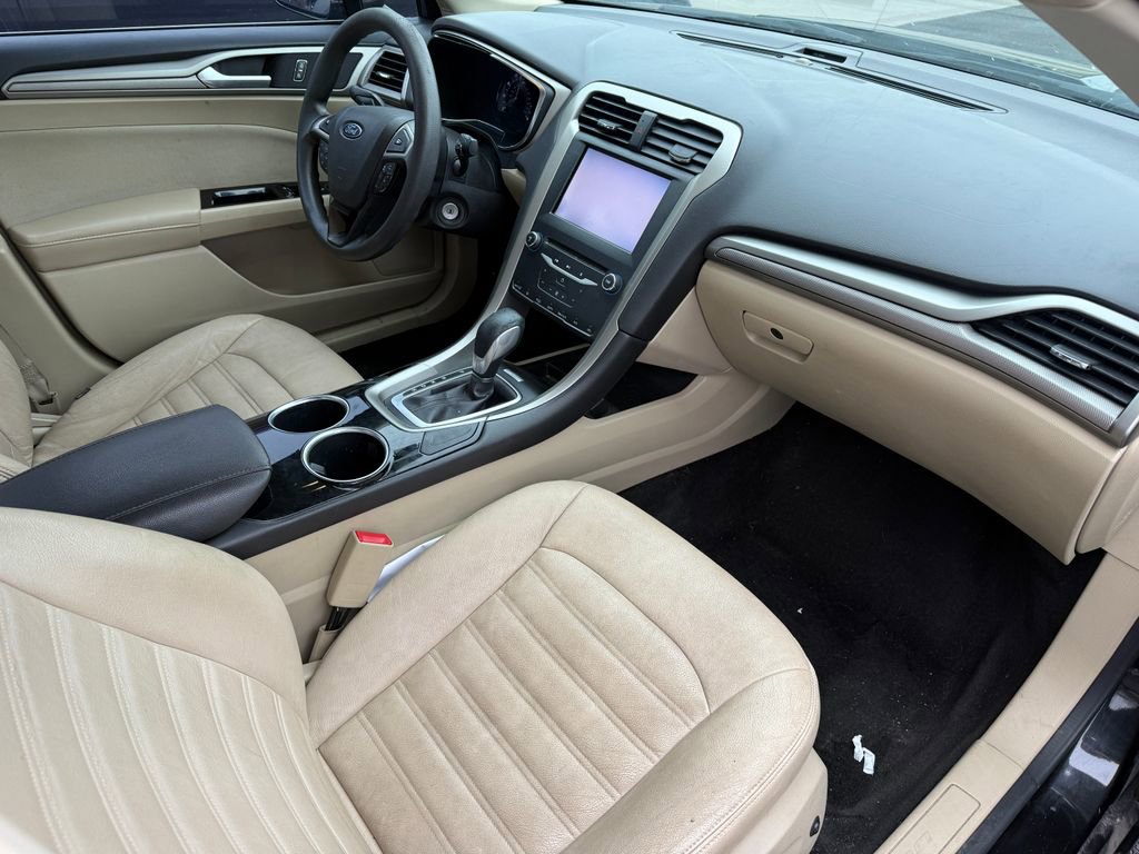 Used 2013 Ford Fusion SE FWD image 2