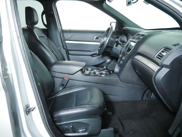 Certified 2018 Ford Explorer XLT AWD/4WD image 14