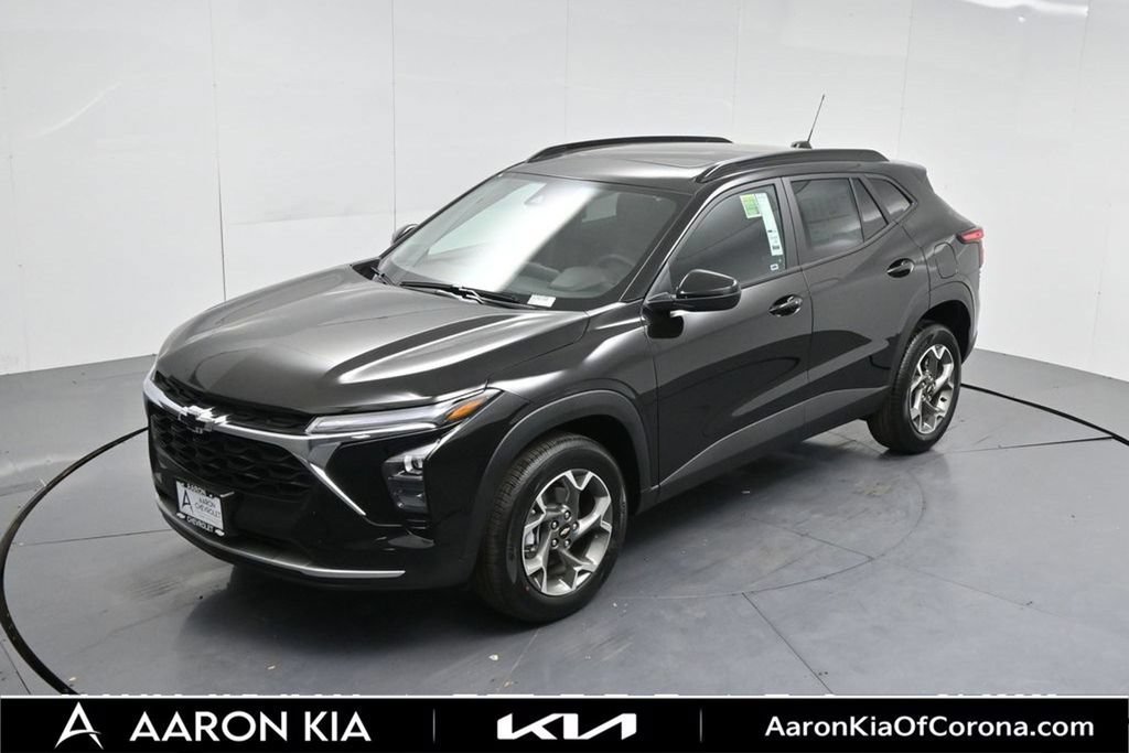 Used 2026 Chevrolet Trax LT w/ Sunroof Package FWD image 59