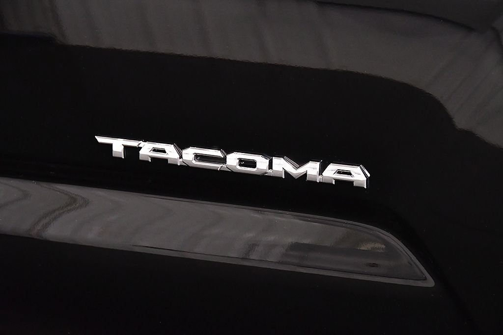 Used 2023 Toyota Tacoma TRD Off-Road w/ Advanced Technology Package AWD/4WD image 10