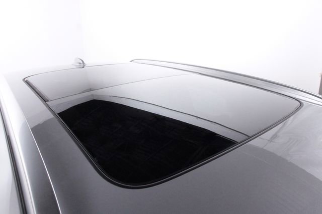 Certified 2025 Volvo XC40 B5 Plus image 28