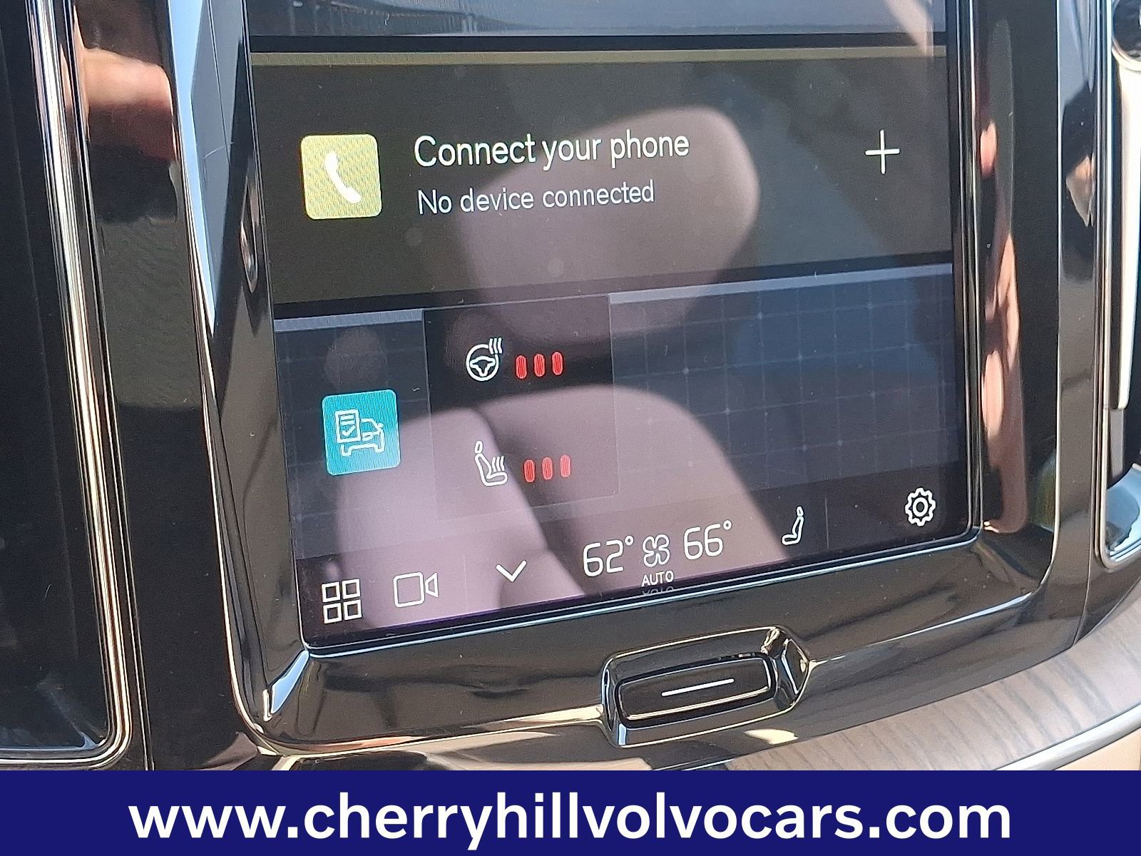 Certified 2023 Volvo XC60 B5 Plus w/ Climate Package image 22