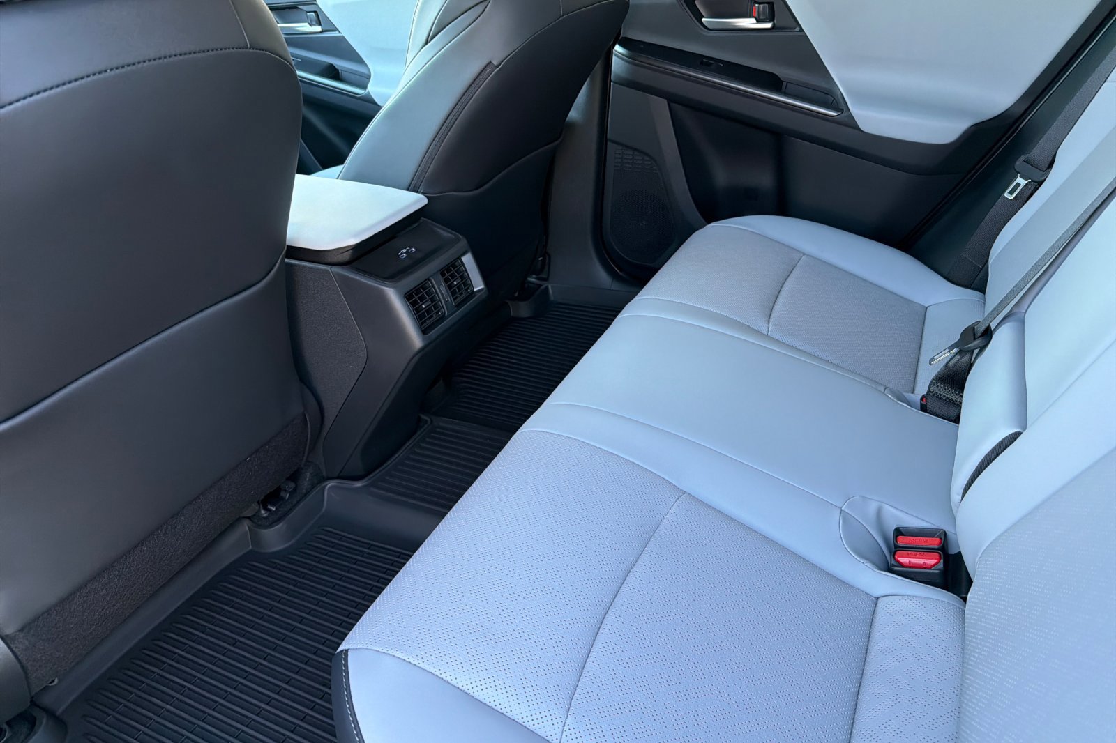 New 2026 Subaru Solterra Premium image 12