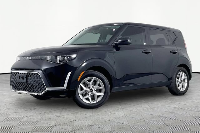 Used 2025 Kia Soul LX w/ LX Technology Package FWD image 1