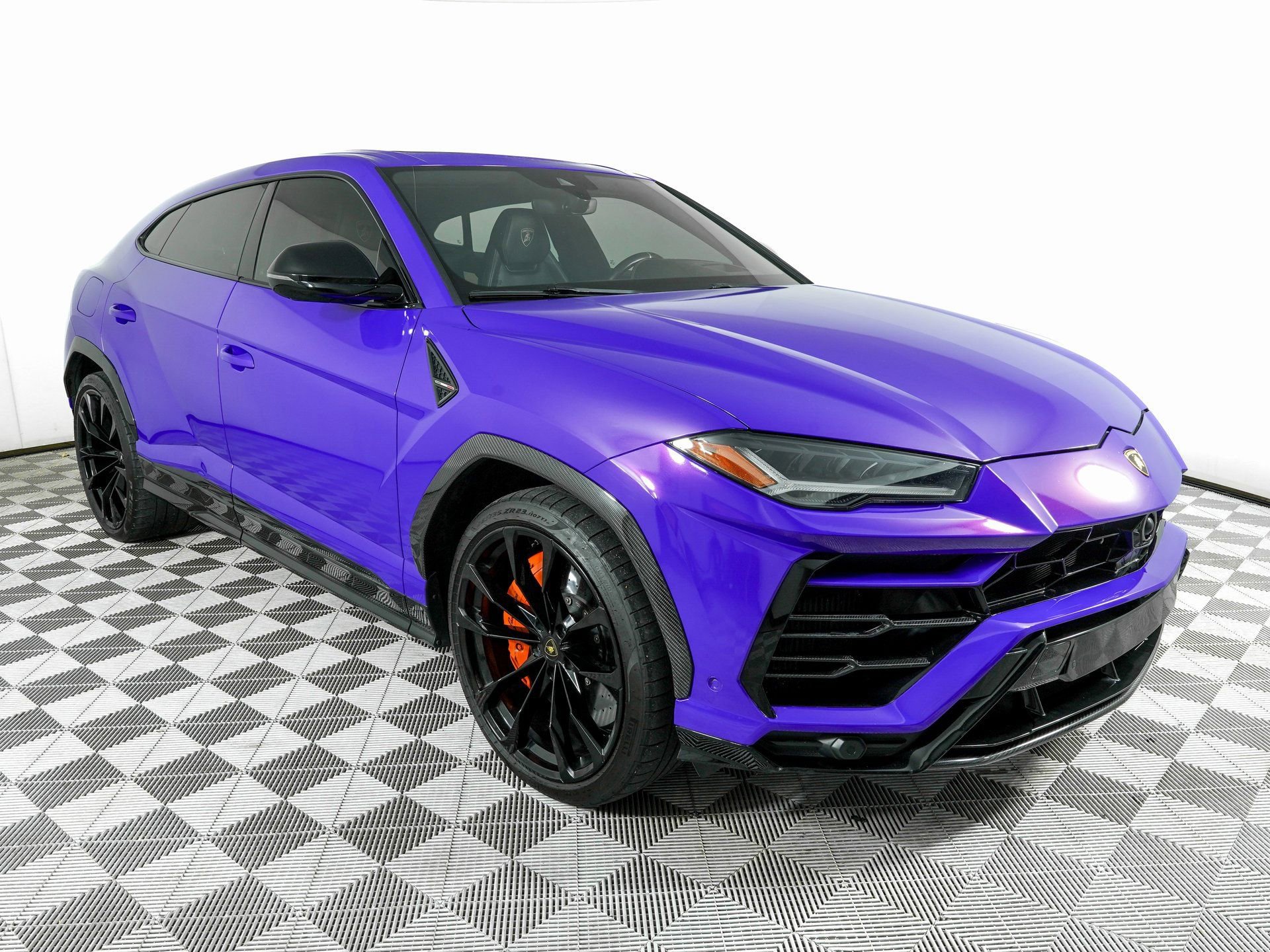 Used 2021 Lamborghini Urus image 3