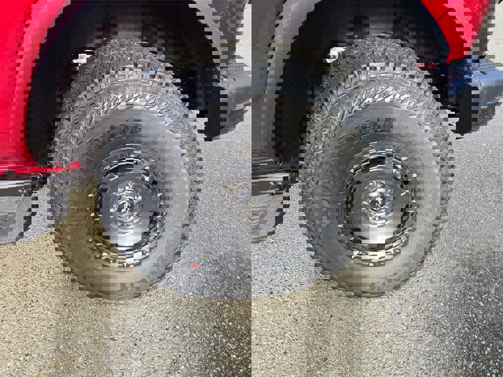 New 2025 Ford Bronco Badlands image 9