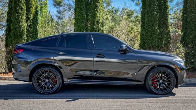 Used 2023 BMW X6 M50i w/ Executive Package image 7