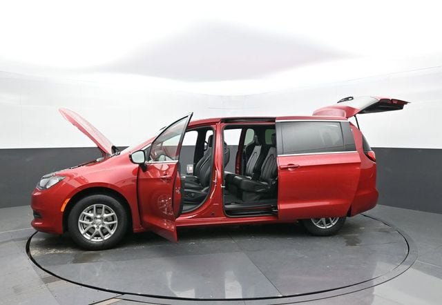 New 2026 Chrysler Voyager LX FWD image 62