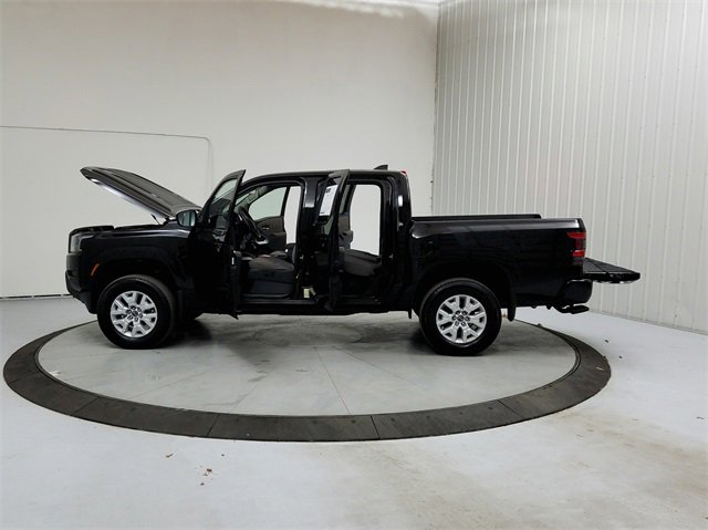 Used 2022 Nissan Frontier SV w/ Graphics Package image 12