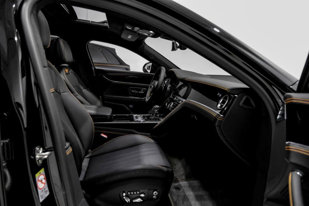 Used 2024 Bentley Flying Spur V8 image 33