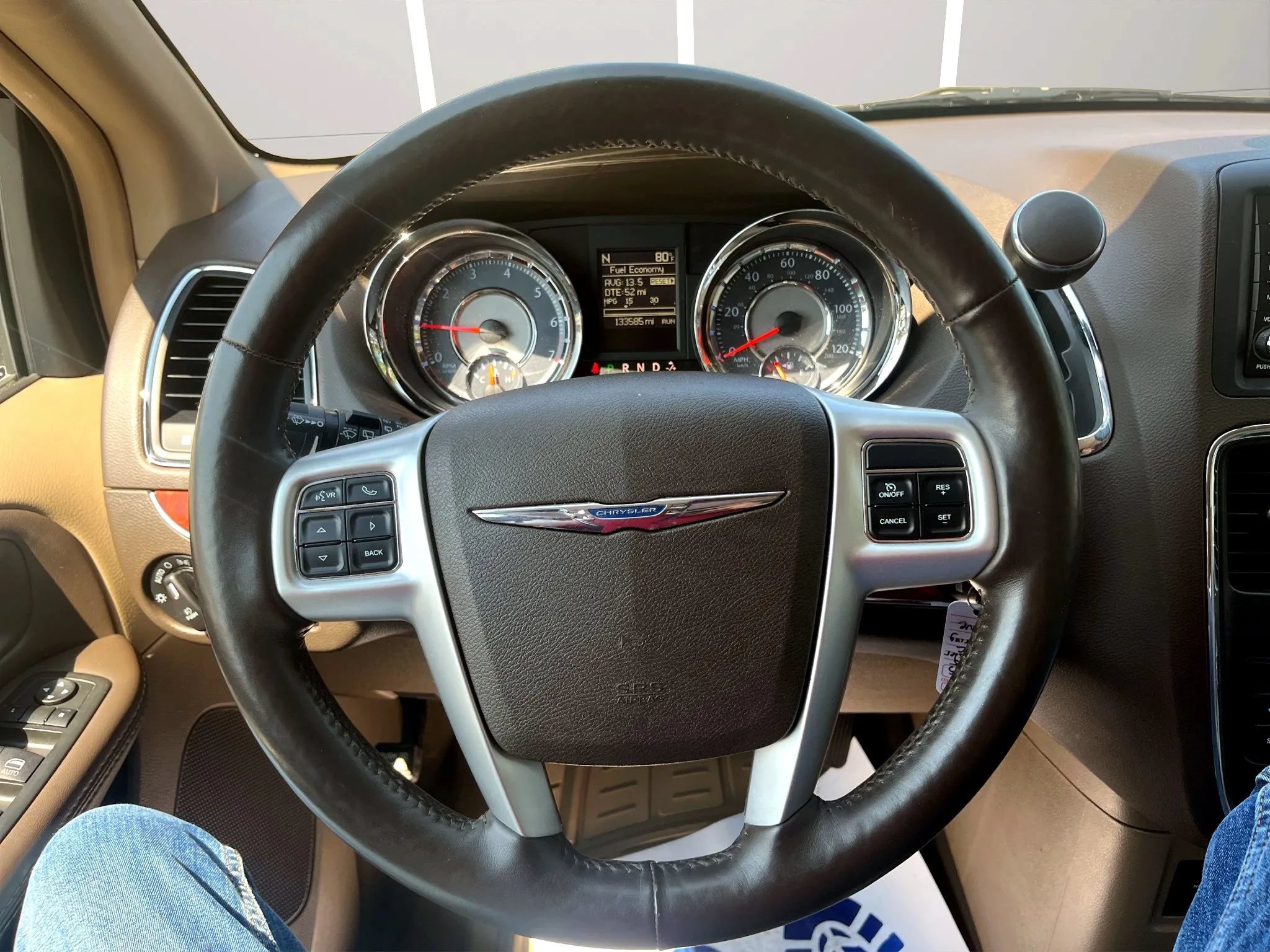 Used 2015 Chrysler Town & Country Touring-L w/ Driver Convenience Group FWD image 17