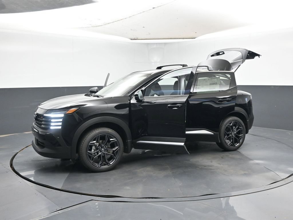 New 2025 Nissan Kicks SR FWD image 38