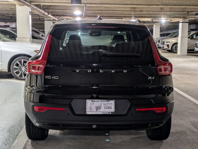 New 2026 Volvo XC40 B4 Core w/ Protection Package FWD image 4