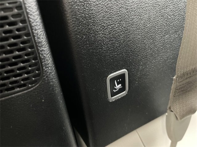 Used 2024 Chrysler Pacifica Touring-L image 30