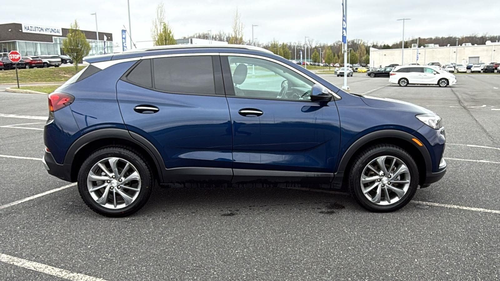 Used 2023 Buick Encore GX Essence w/ Experience Buick Package AWD/4WD image 4