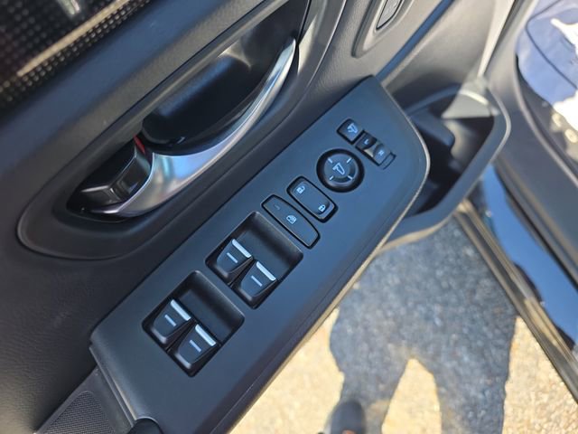 Certified 2025 Honda Pilot Black Edition image 17