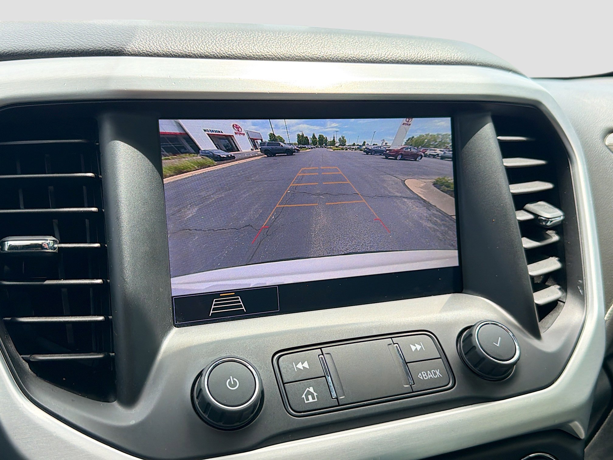 Used 2020 GMC Acadia SLT AWD/4WD image 17