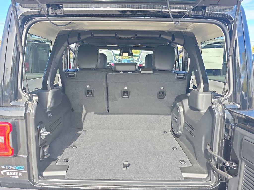 New 2025 Jeep Wrangler Unlimited Rubicon 4xe w/ Technology Group image 12