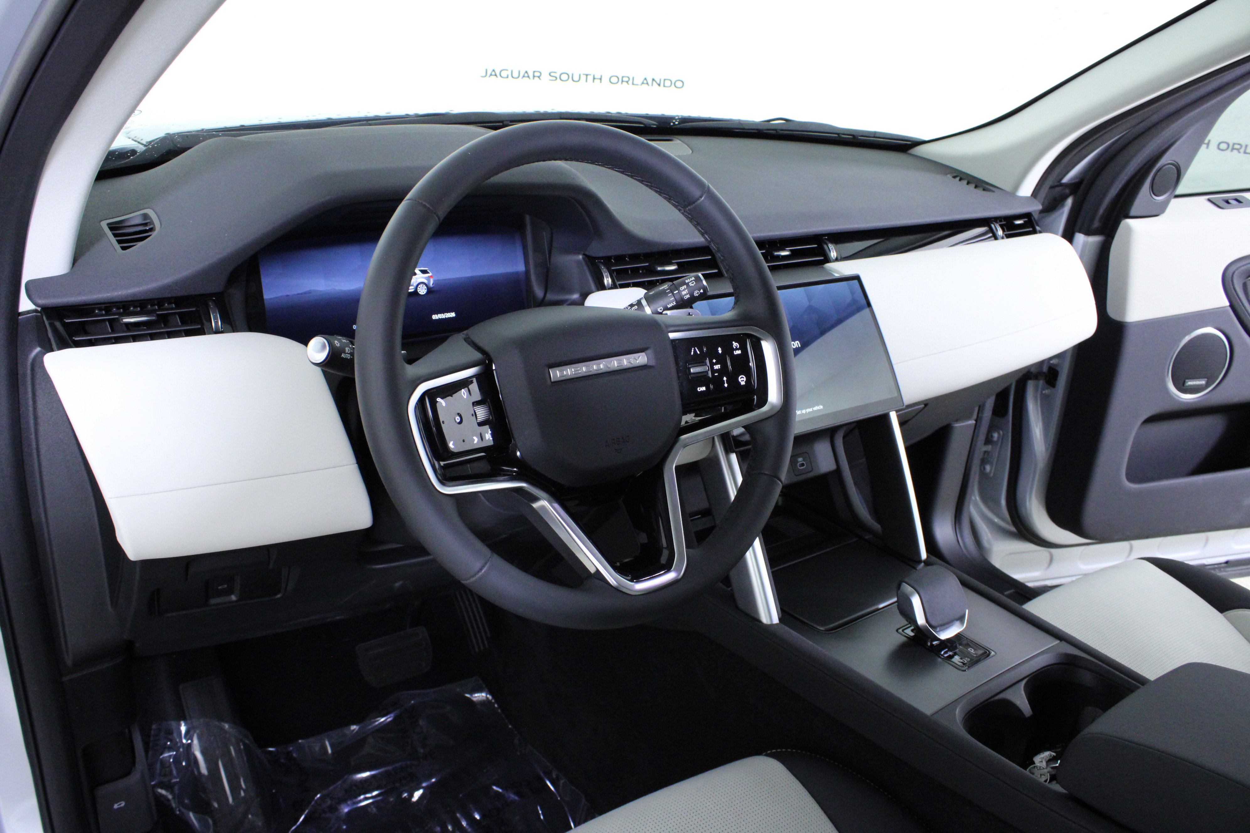 Used 2025 Land Rover Discovery Sport S image 21