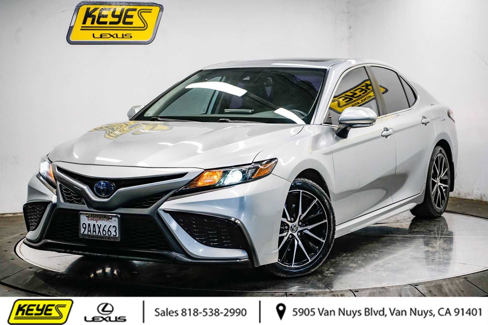 Used 2022 Toyota Camry SE image 1