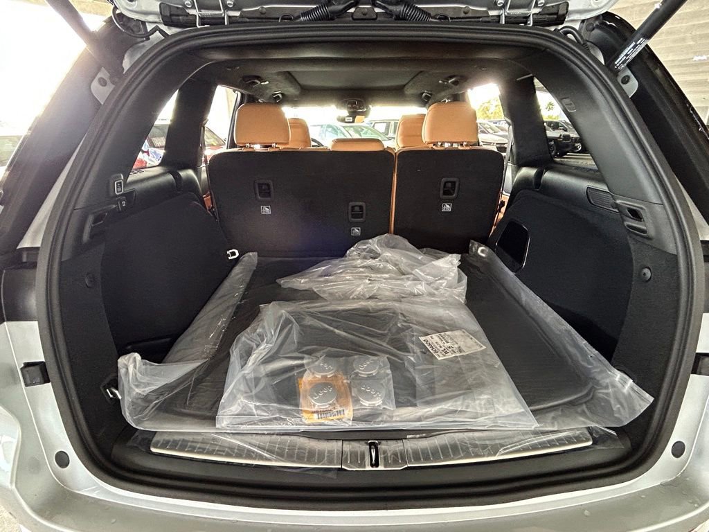 New 2025 Jeep Grand Cherokee Summit image 35