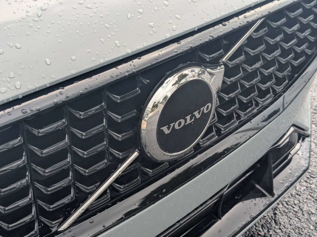 Certified 2024 Volvo S60 B5 Core AWD/4WD image 11