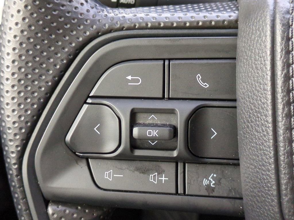 Used 2025 Toyota Tacoma SR5 image 24