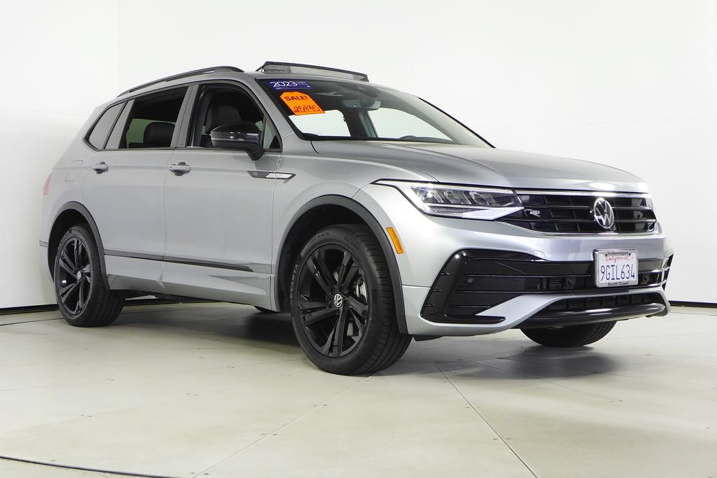 Certified 2023 Volkswagen Tiguan SE R-Line FWD image 4