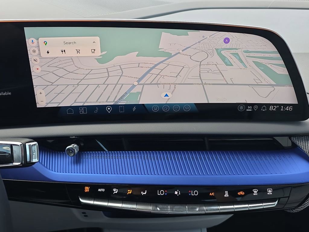 Used 2025 Cadillac Optiq Luxury 2 image 14