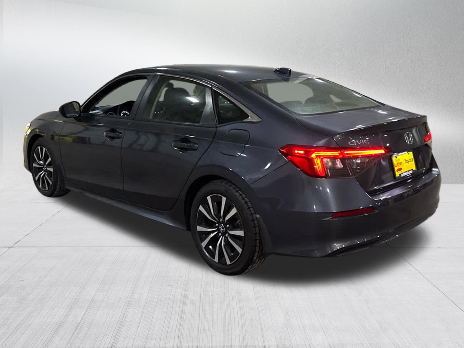 Used 2022 Honda Civic EX image 4