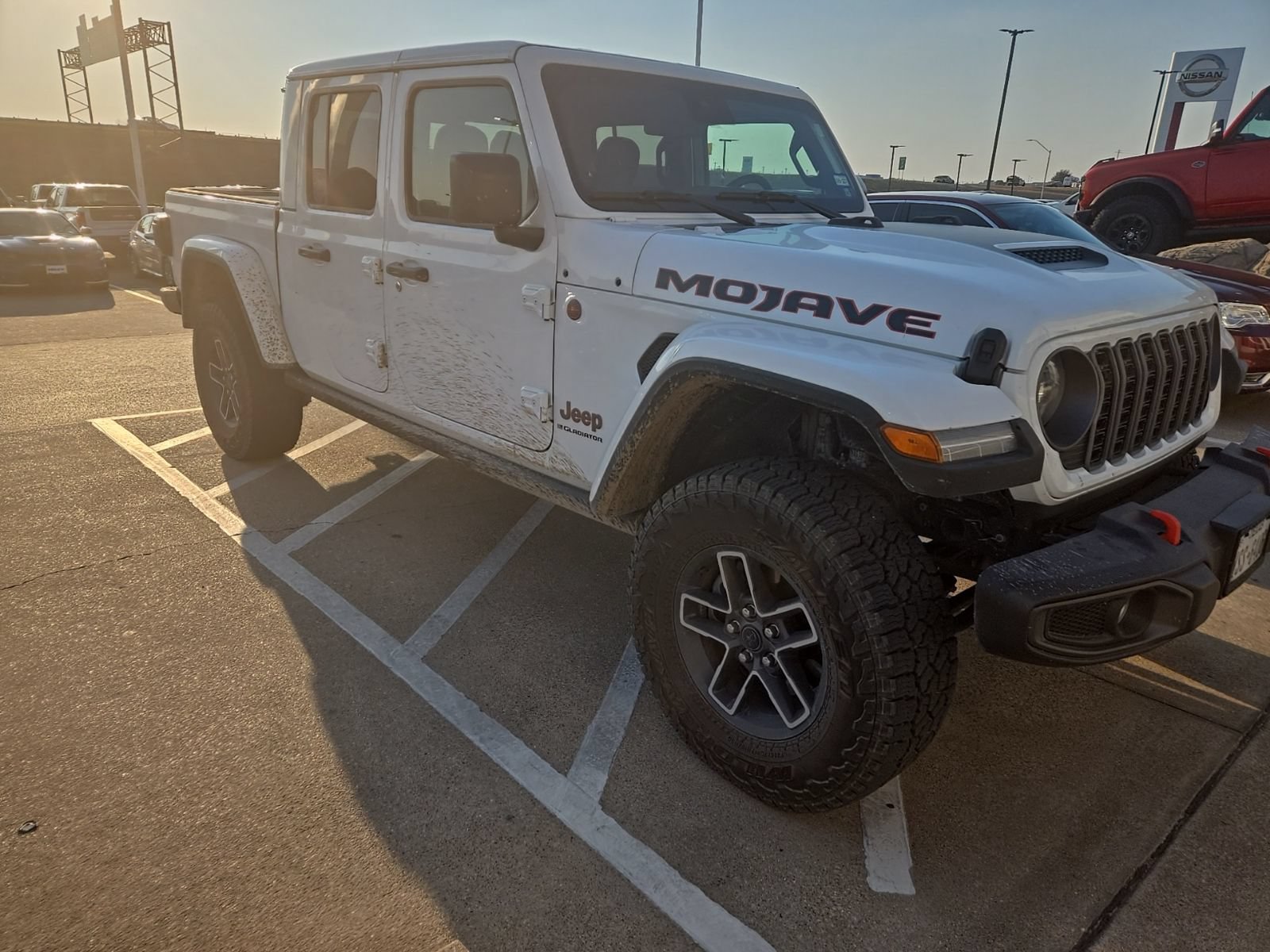 Used 2025 Jeep Gladiator Mojave w/ Convenience Group AWD/4WD image 4