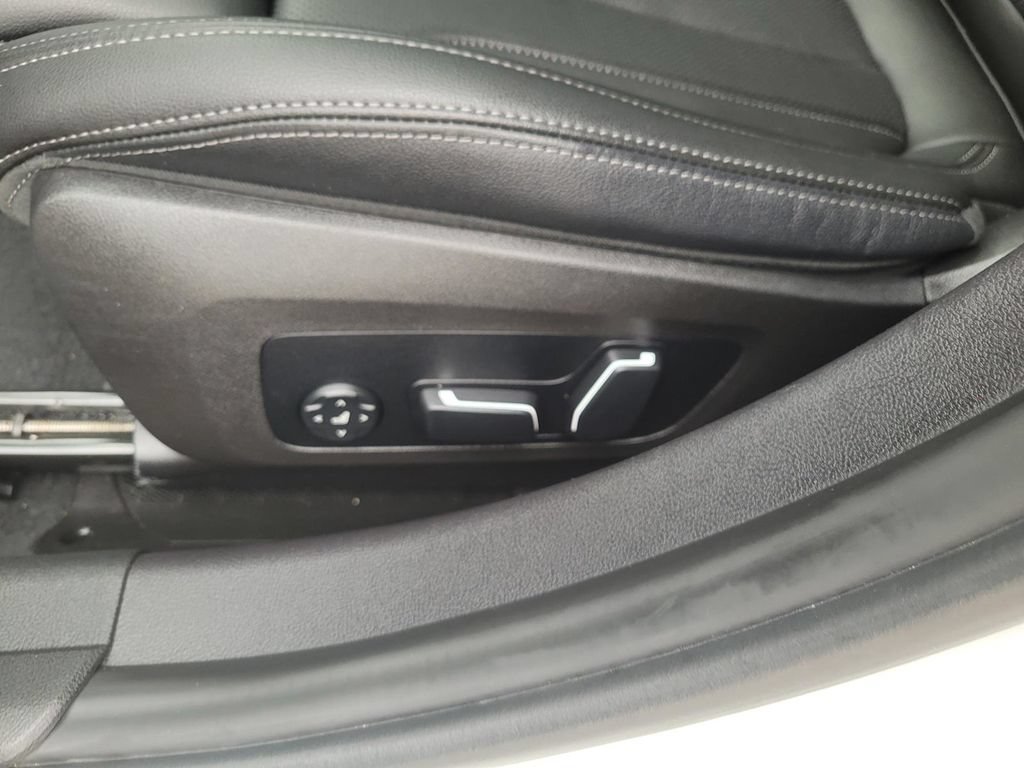 Used 2024 BMW 330e xDrive AWD/4WD image 19