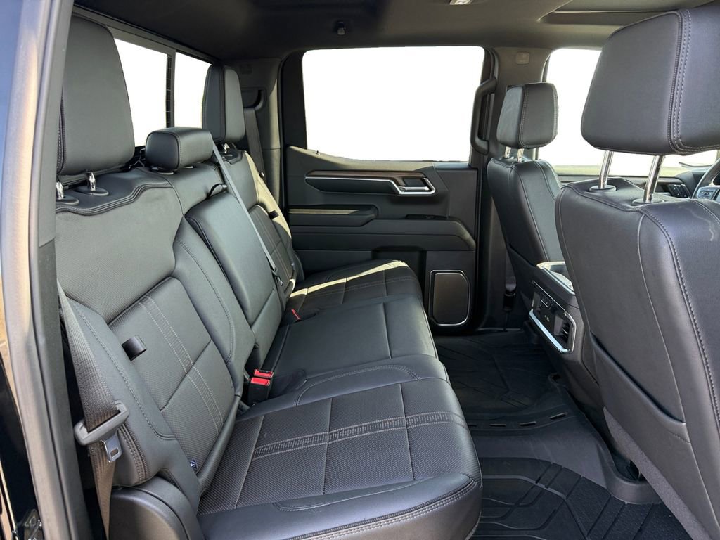 Used 2024 Chevrolet Silverado 1500 High Country image 18