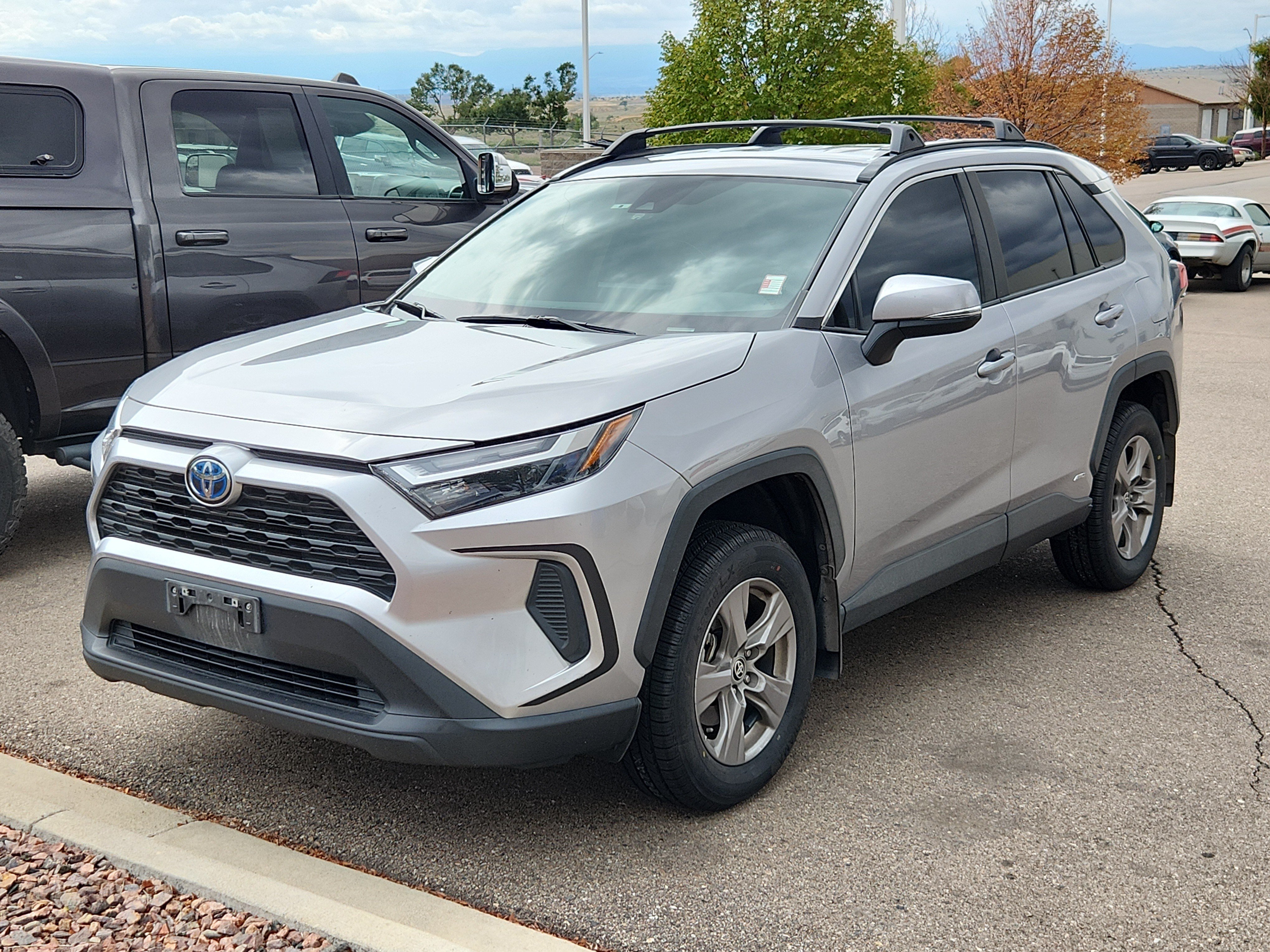 Used 2024 Toyota RAV4 XLE AWD/4WD image 3
