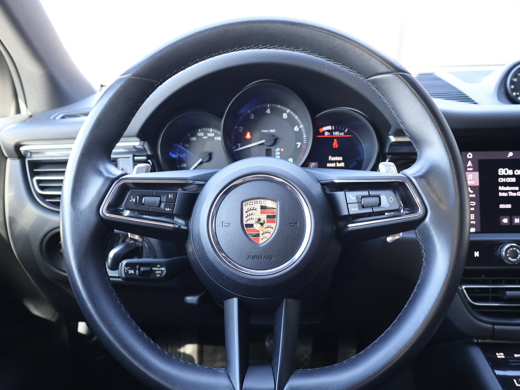Certified 2024 Porsche Macan AWD/4WD image 17