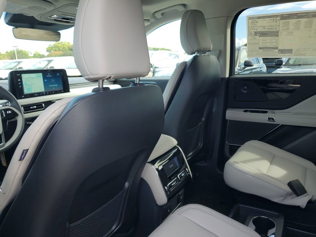 New 2025 Lincoln Aviator 2WD w/ Equipment Group 101A image 10