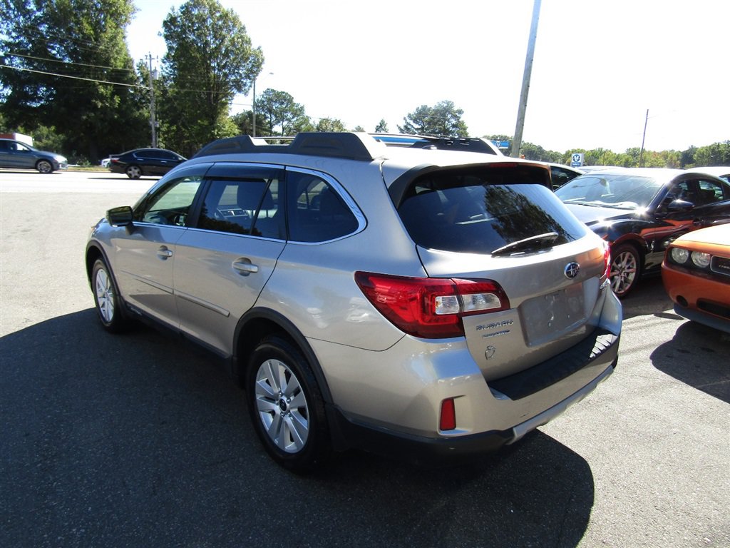 Used 2015 Subaru Outback 2.5i Premium AWD/4WD image 5