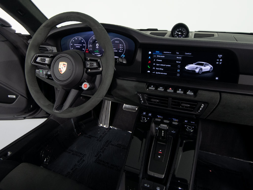 Certified 2025 Porsche 911 Carrera 4 GTS AWD/4WD image 36