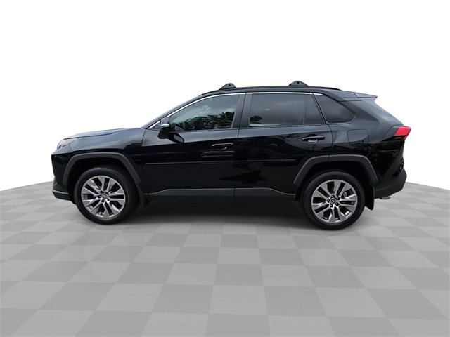 Used 2023 Toyota RAV4 XLE Premium image 5
