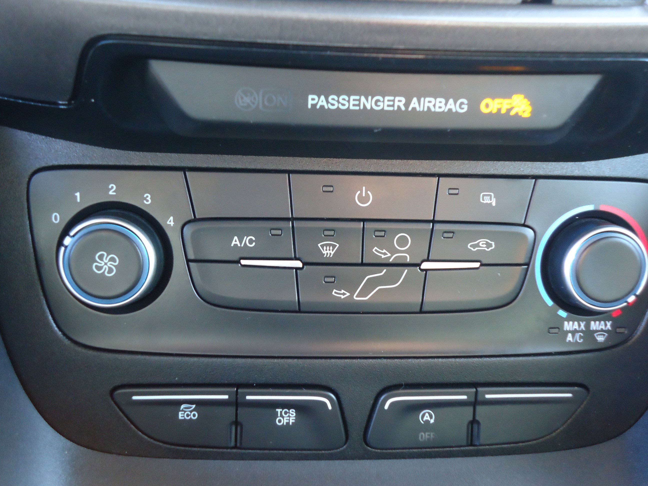 Used 2023 Ford Transit Connect XLT image 18