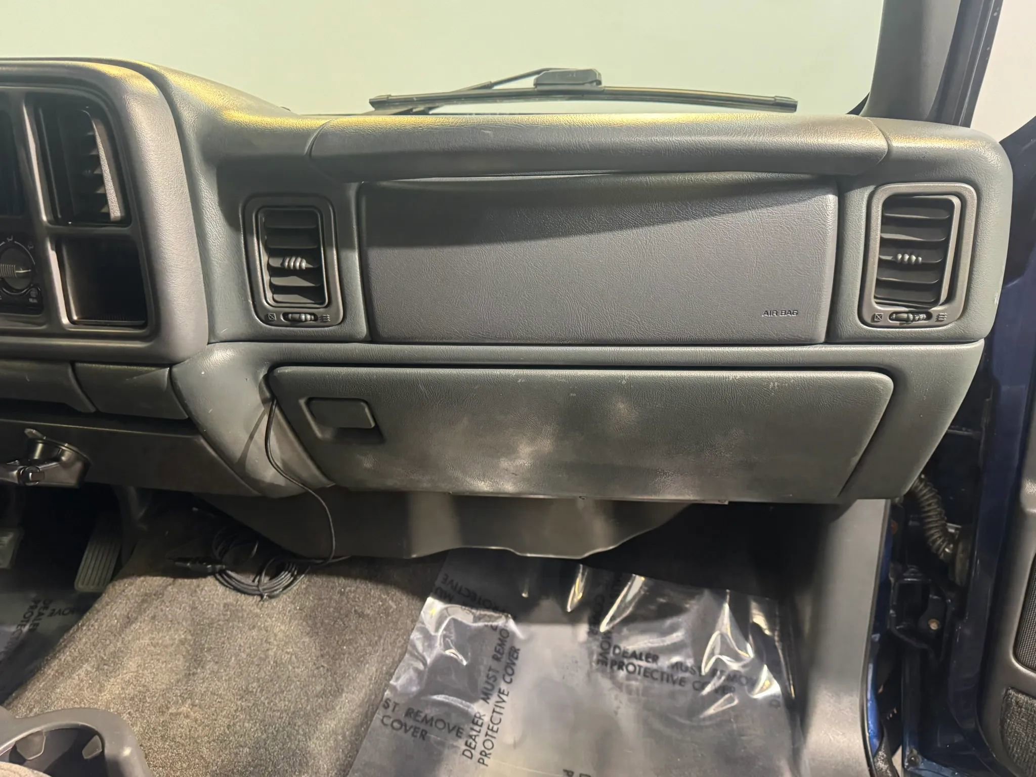 Used 2002 Chevrolet Avalanche 4x4 w/ Off-Road Suspension Pkg image 23