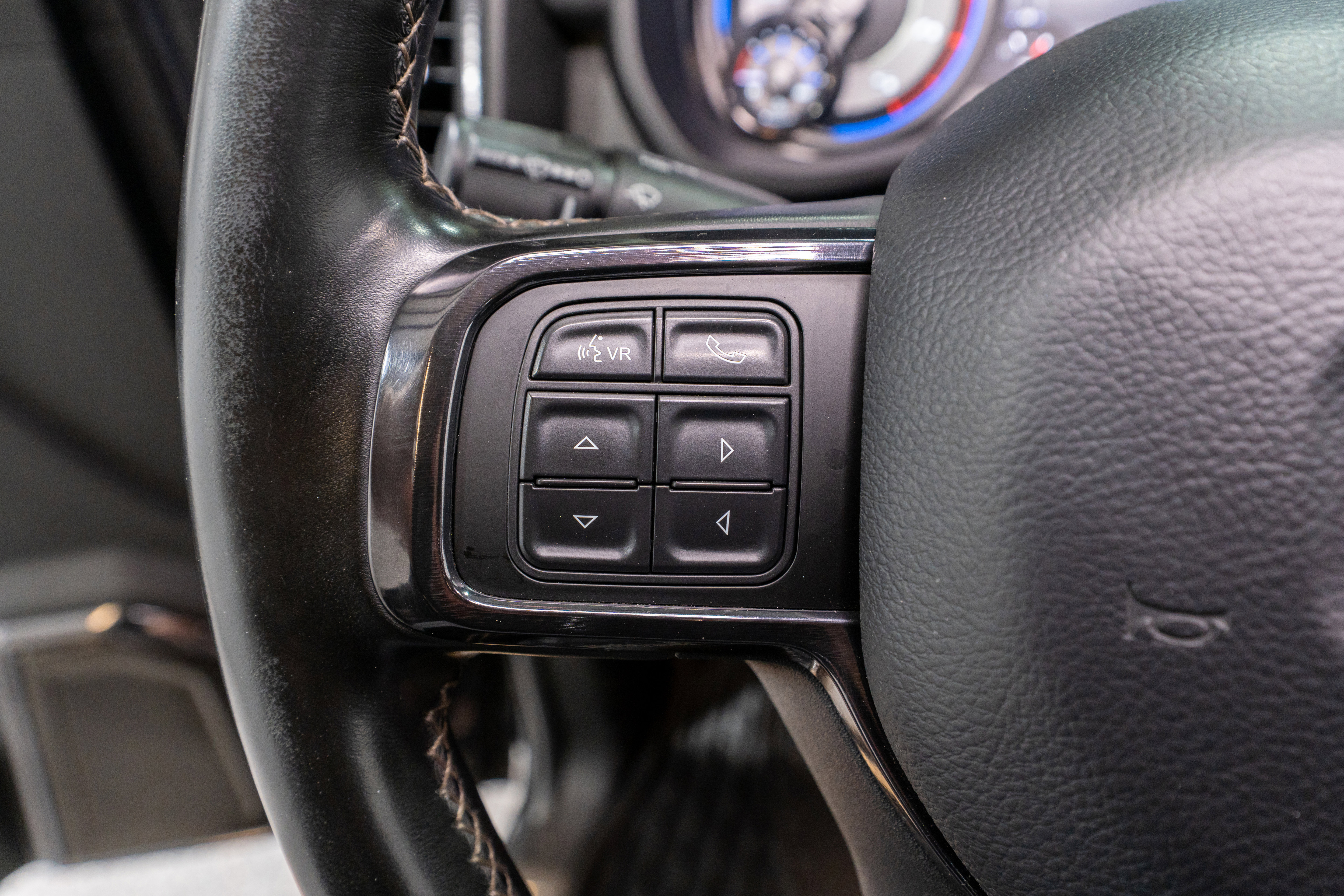 Used 2022 RAM 2500 Limited image 32